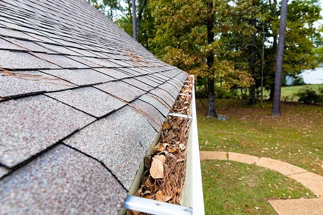 equipment for gutter cleaning on a roof